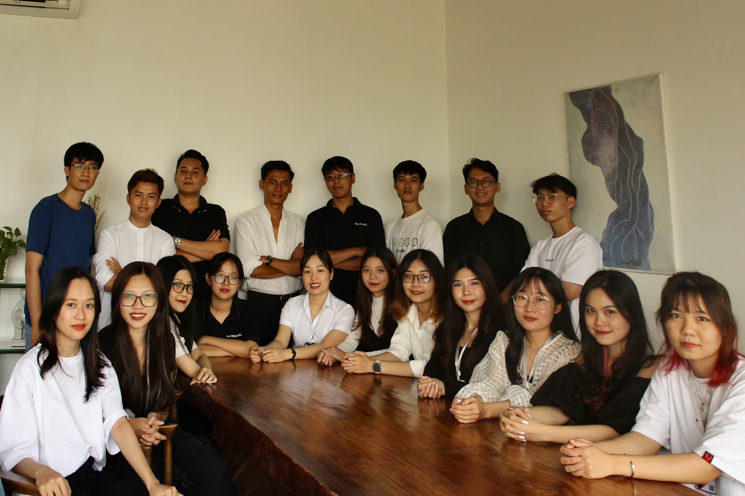 Khối văn phòng N&N Home gồm kiến trúc sư, kinh doanh và chăm sóc khách hàng