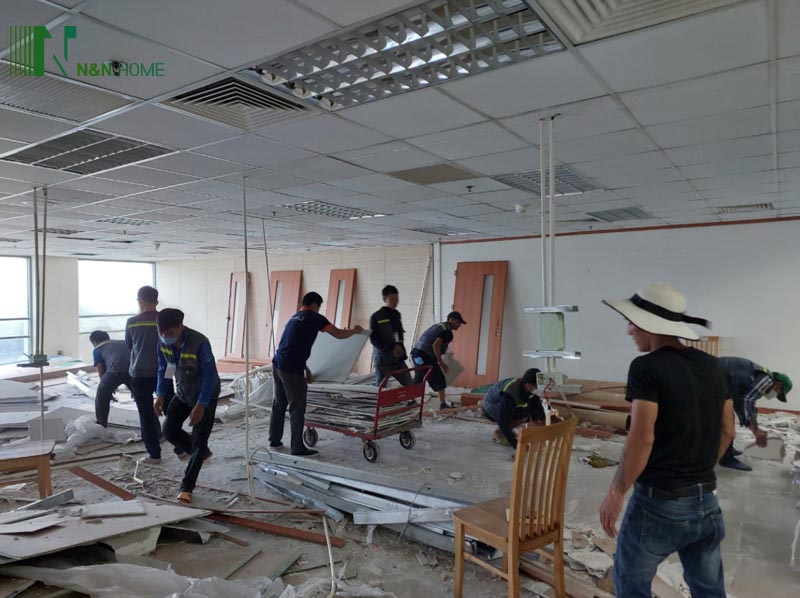 tháo dỡ văn phòng hoàn trả mặt bằng